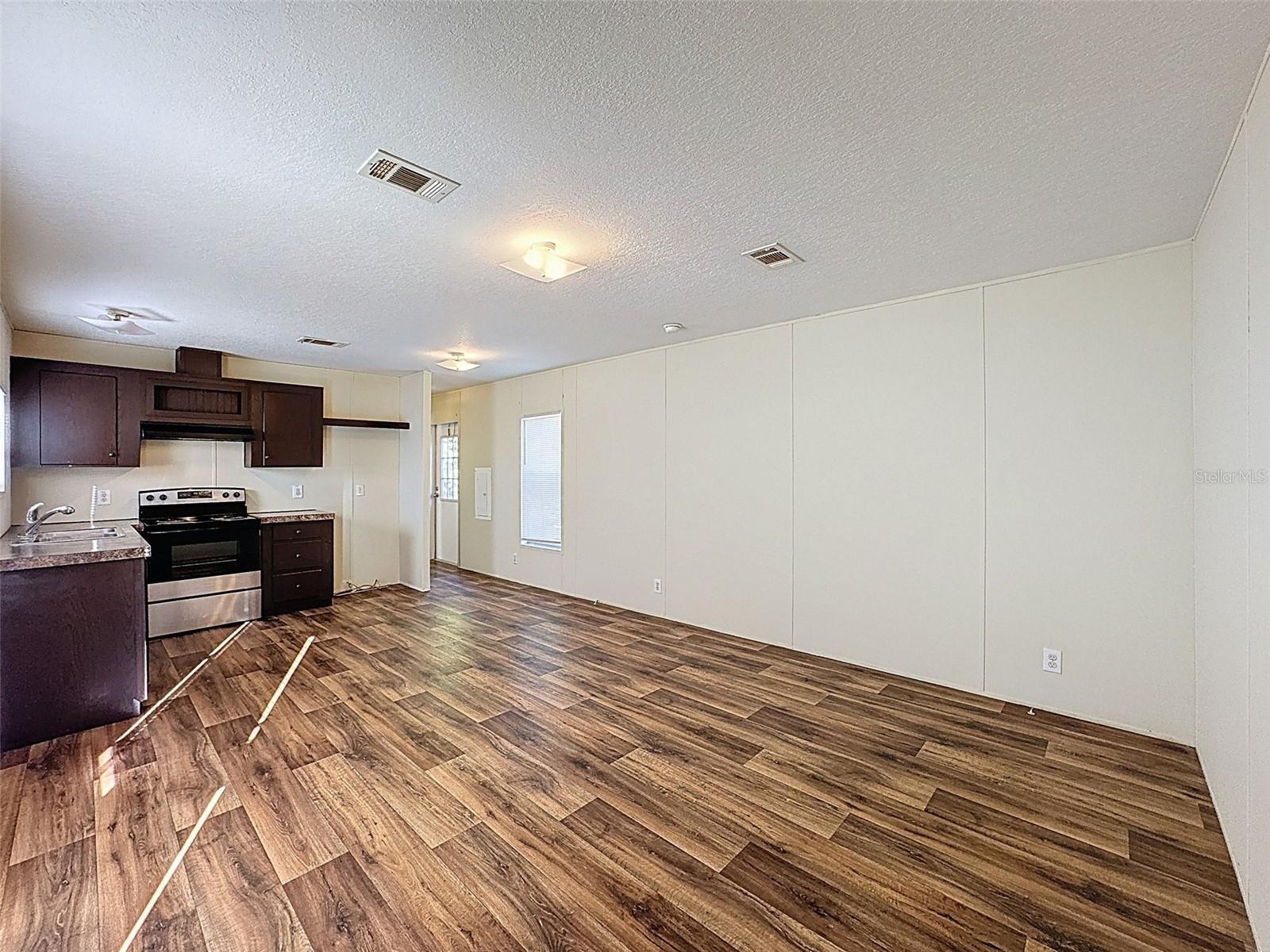 Image 10 of 50 For 13305 Miami Street