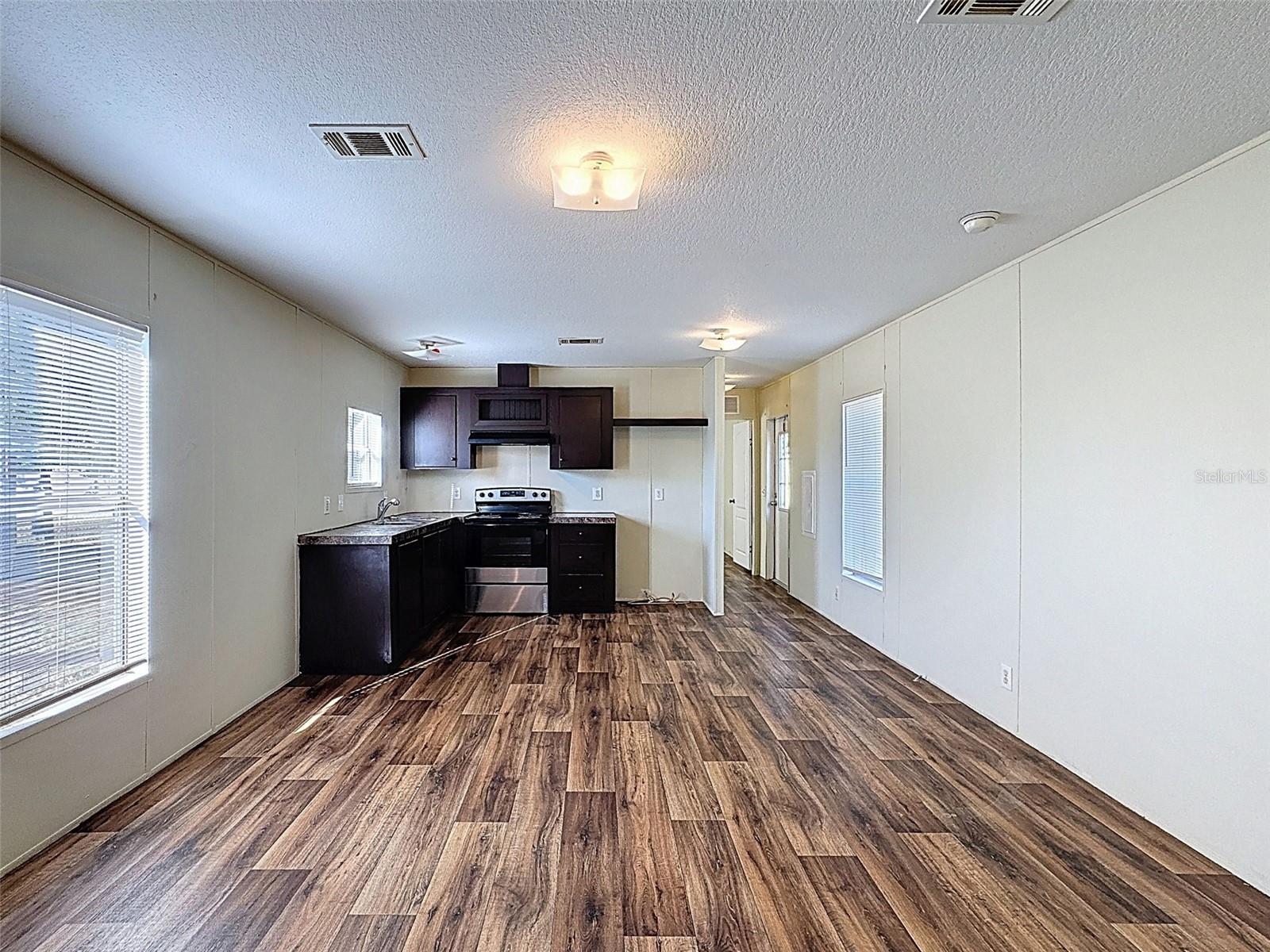 Image 11 of 50 For 13305 Miami Street