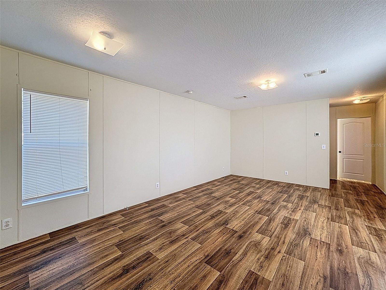 Image 17 of 50 For 13305 Miami Street