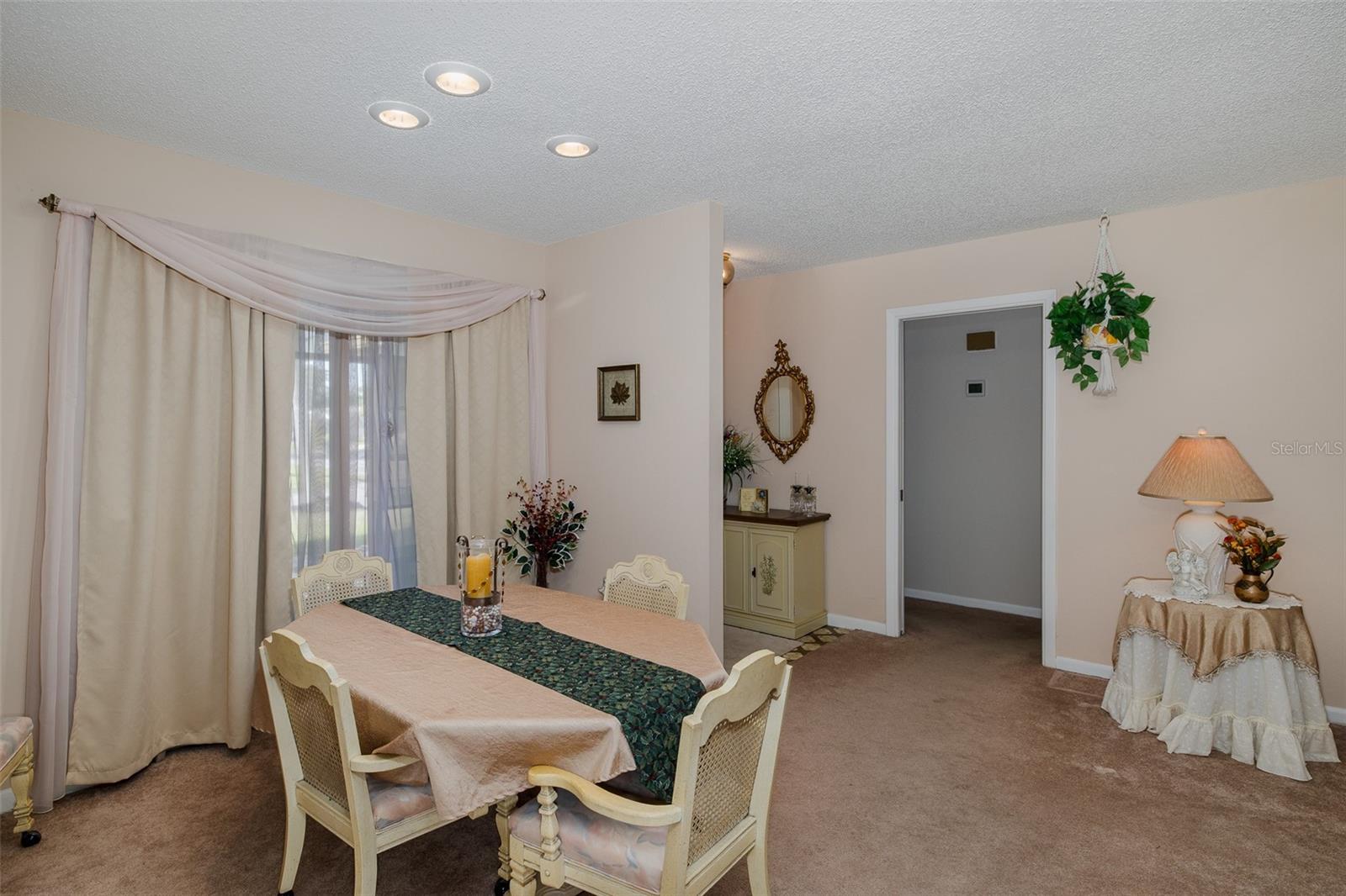 Image 16 of 46 For 8015 San Fernando Drive