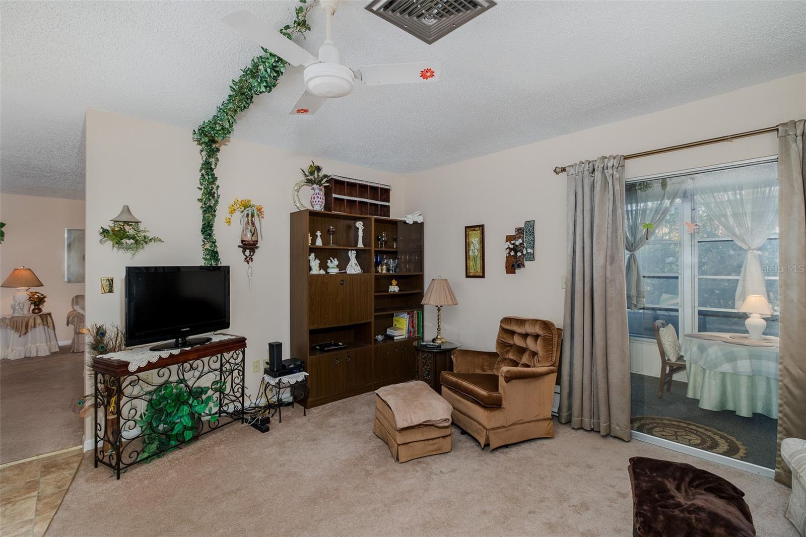 Image 19 of 46 For 8015 San Fernando Drive