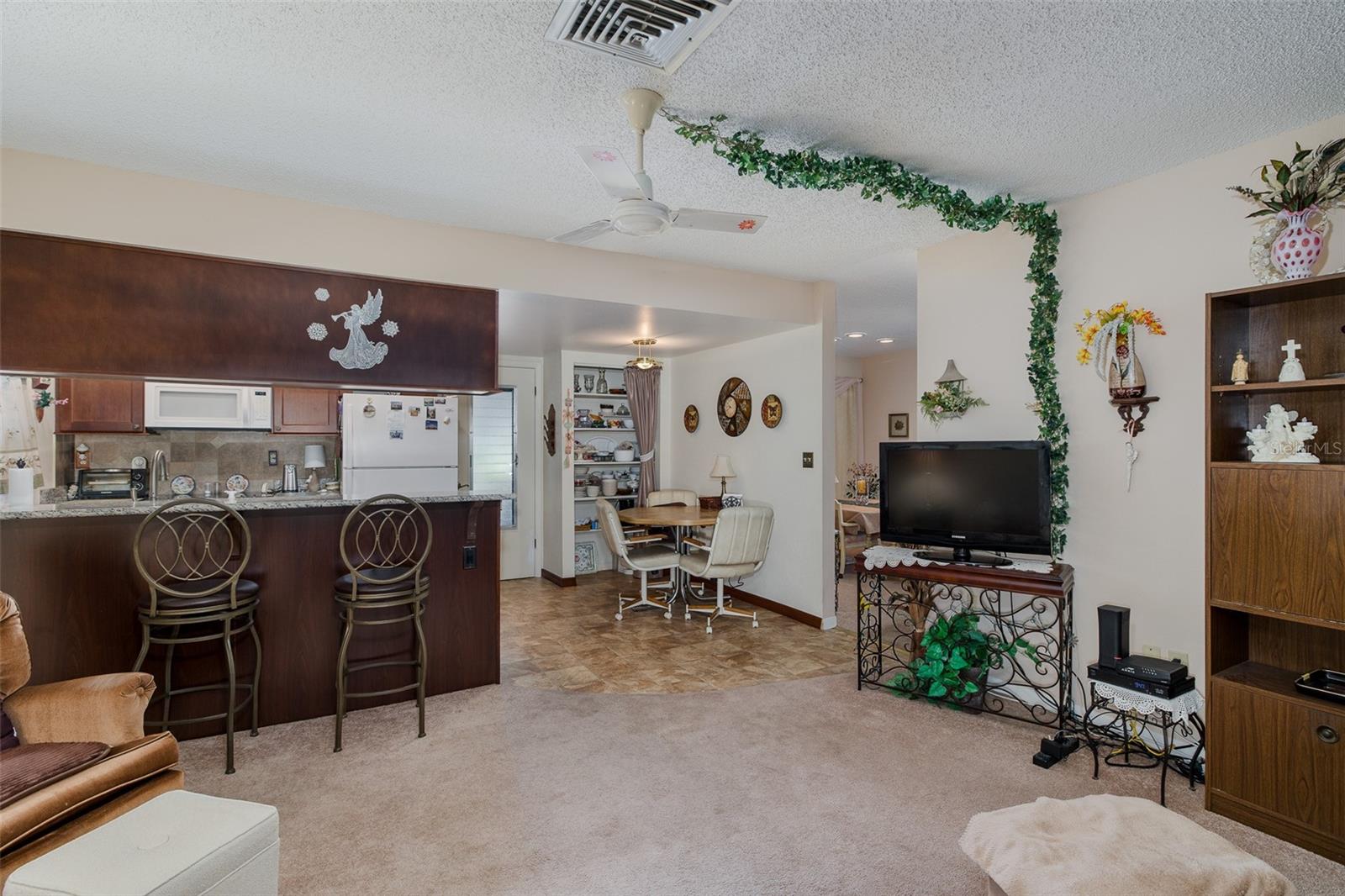 Image 20 of 46 For 8015 San Fernando Drive