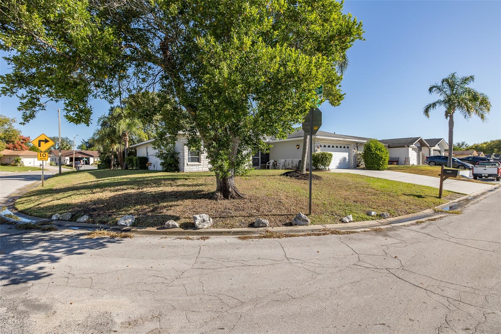 Image 25 of 46 For 8015 San Fernando Drive