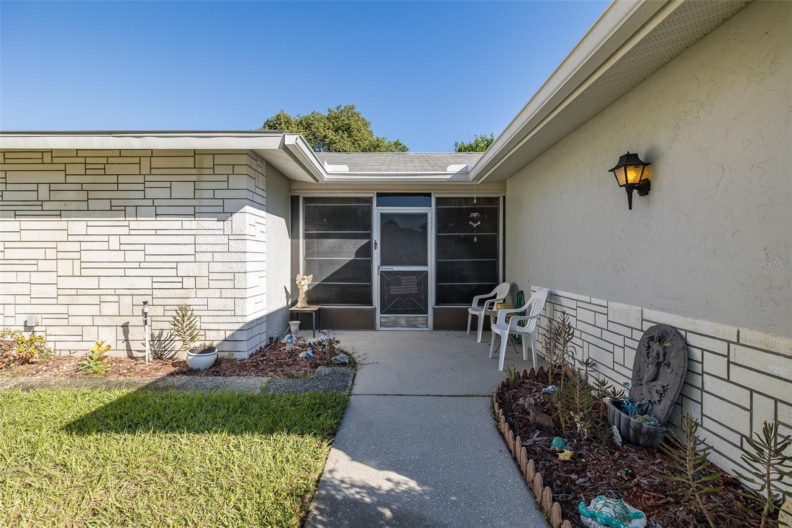 Image 7 of 46 For 8015 San Fernando Drive