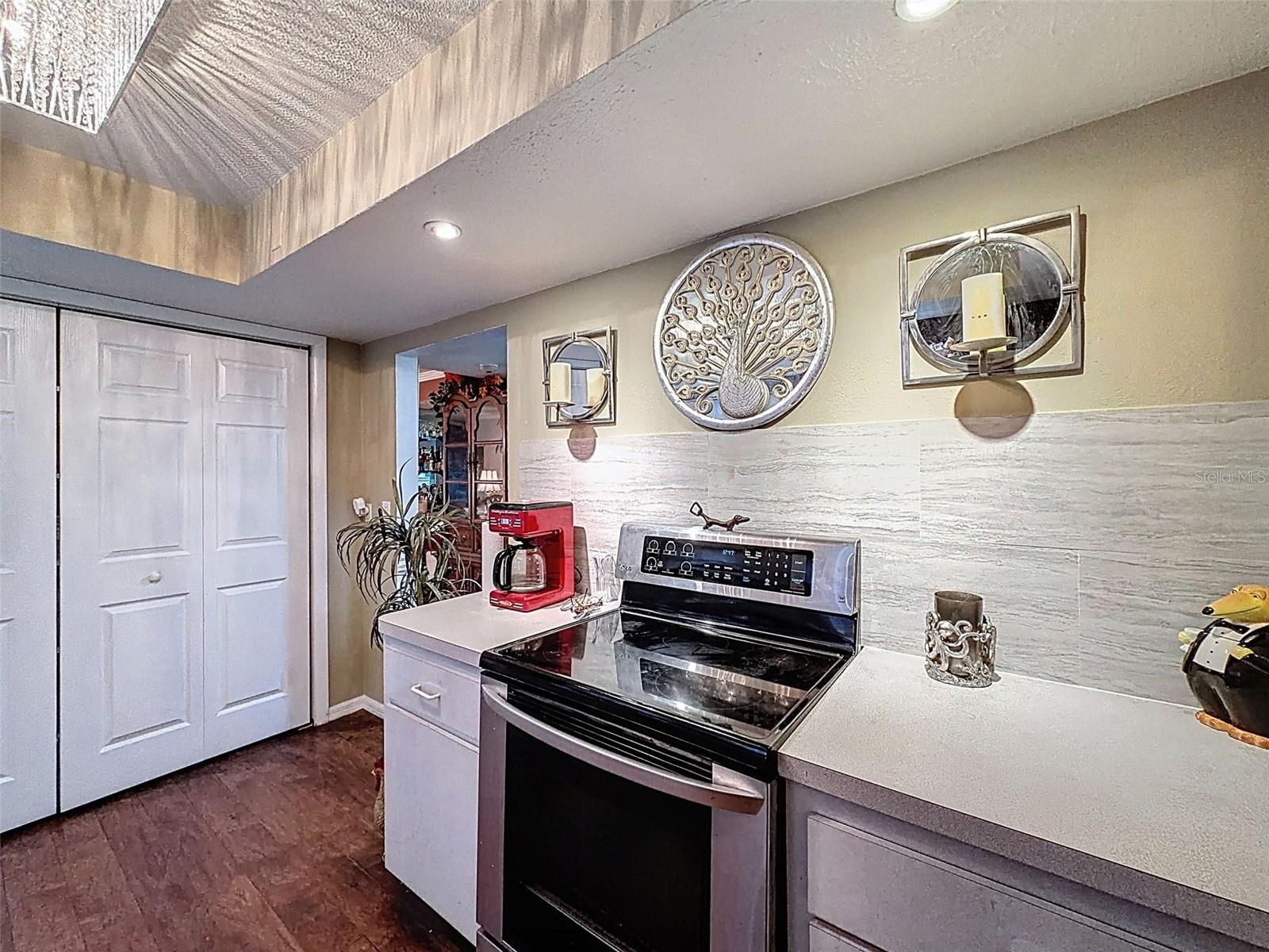 Image 6 of 26 For 7623 Radcliffe Circle A112