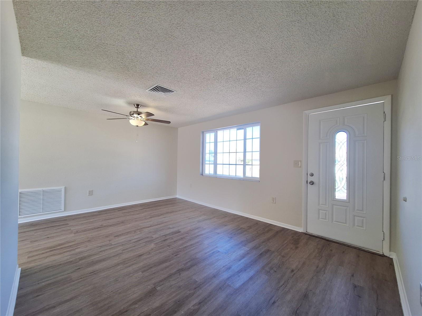 Image 7 of 23 For 6318 Sutherland Avenue