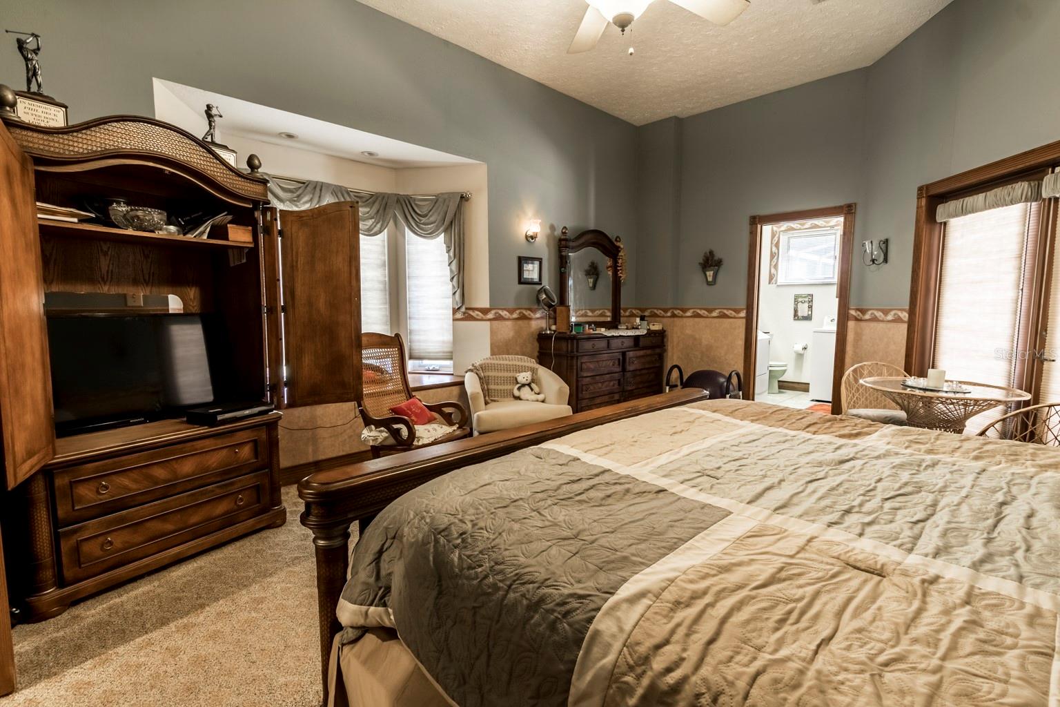 Image 46 of 72 For 9215 Ridge Road