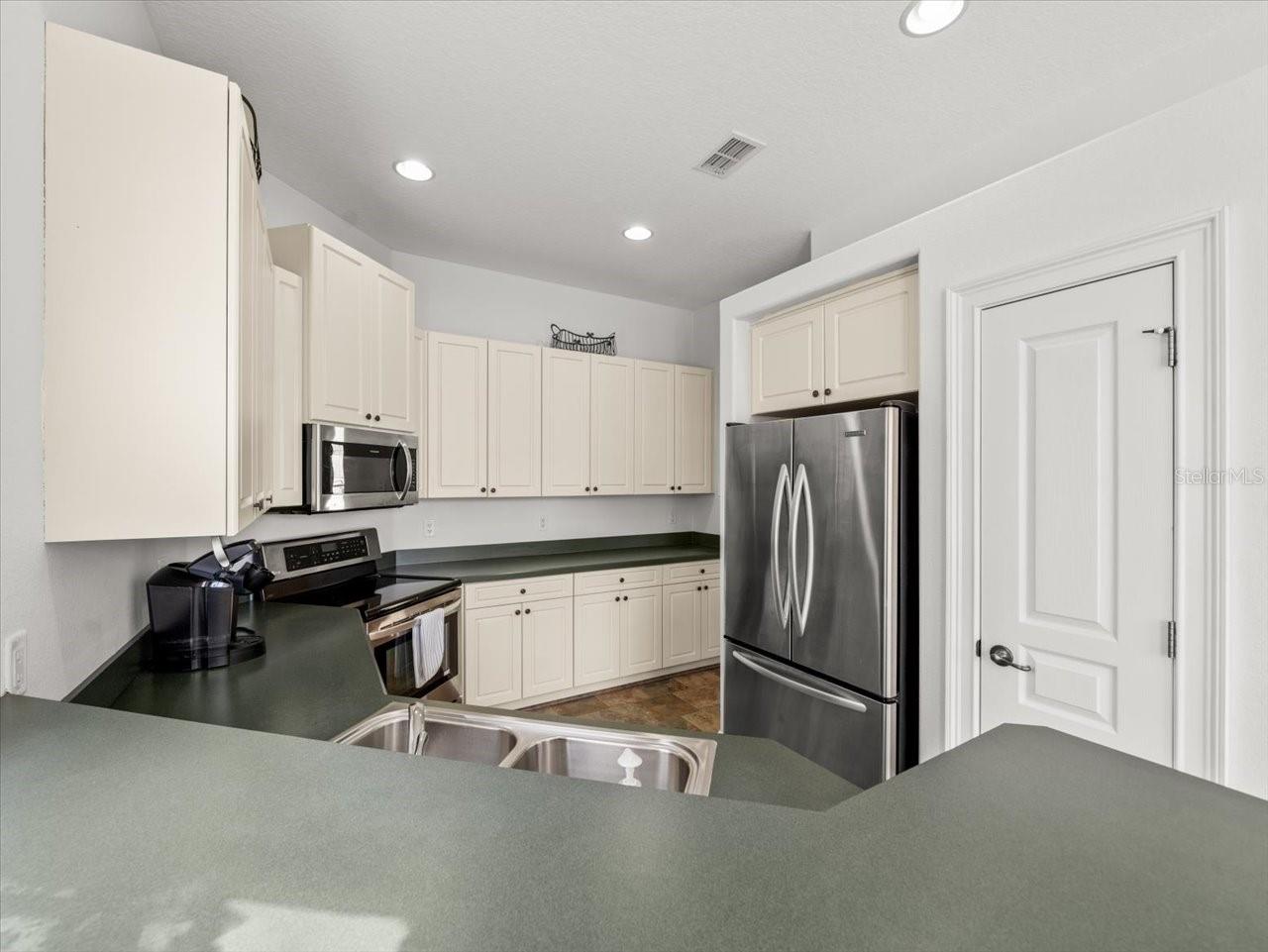 Image 19 of 62 For 9226 Penelope Drive