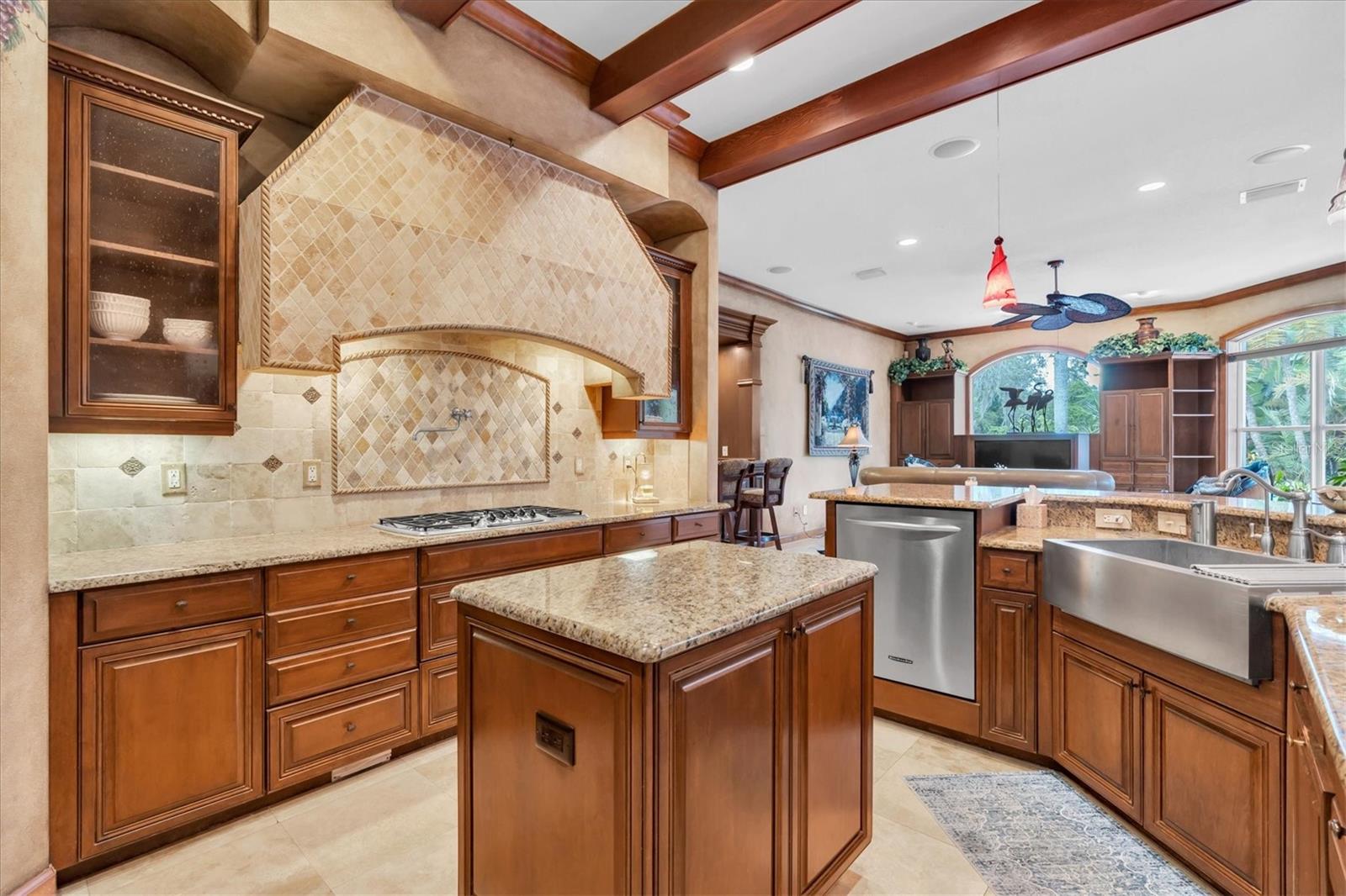 Listing photo id 15 for 2861 Roehampton Close