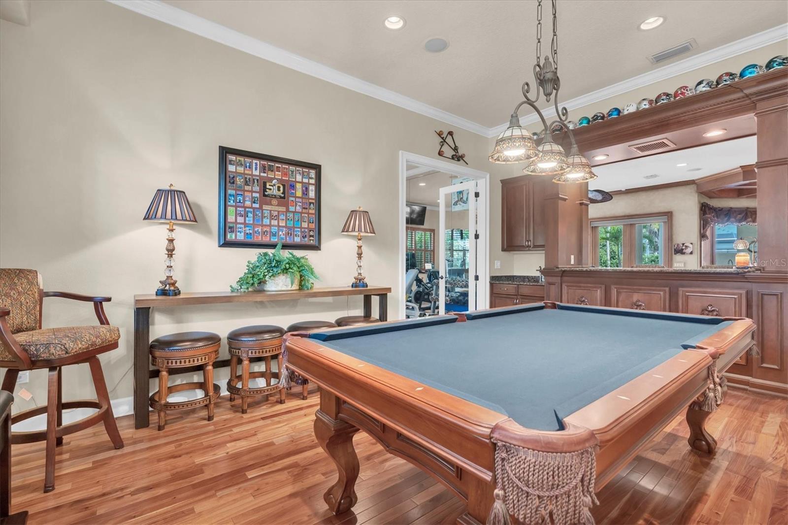 Listing photo id 28 for 2861 Roehampton Close