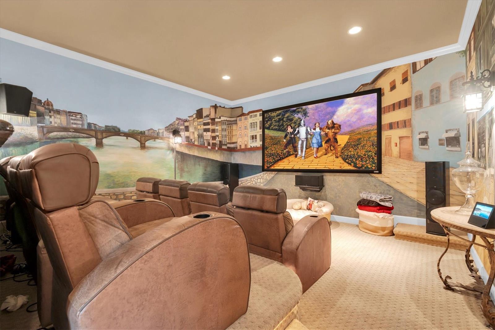 Listing photo id 34 for 2861 Roehampton Close