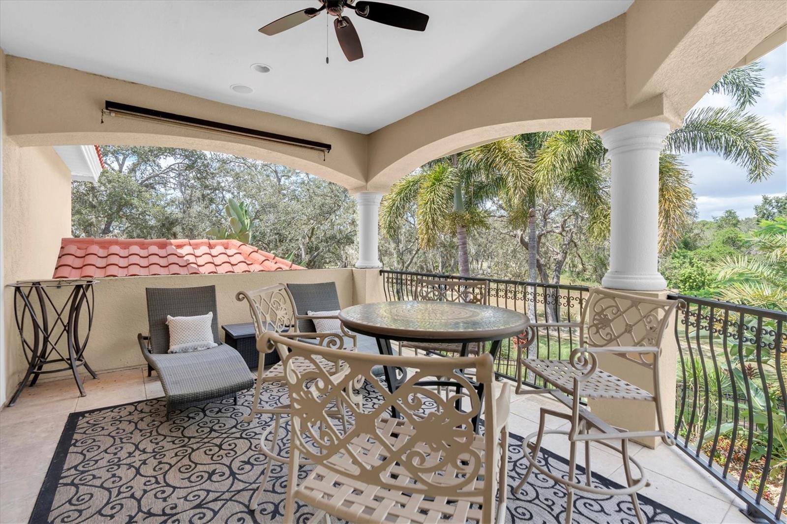 Listing photo id 48 for 2861 Roehampton Close