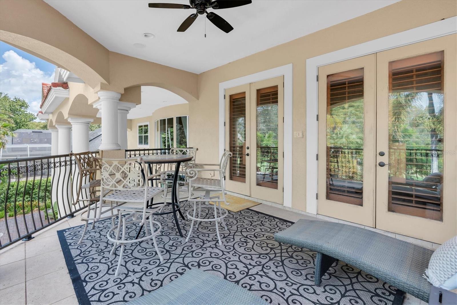 Listing photo id 49 for 2861 Roehampton Close