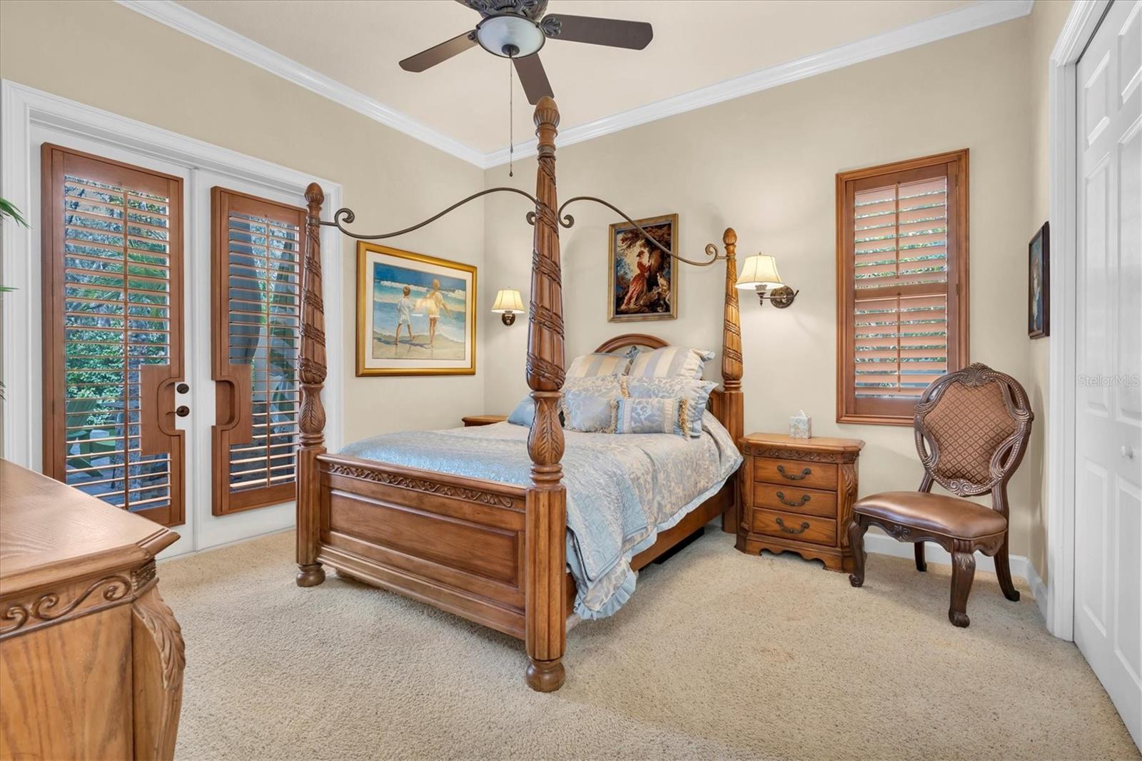 Listing photo id 60 for 2861 Roehampton Close