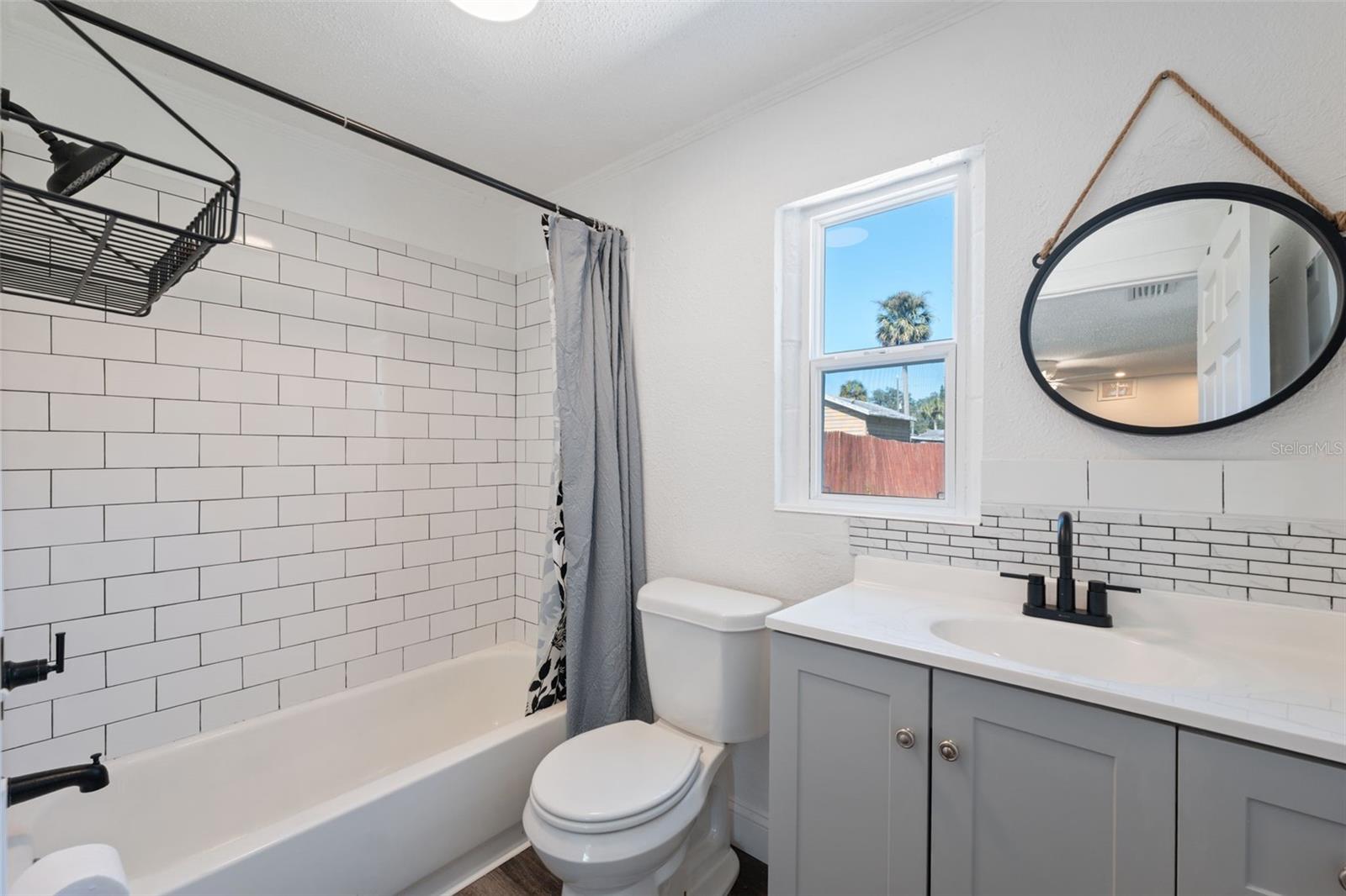 Listing photo id 10 for 5141 Mallett Drive