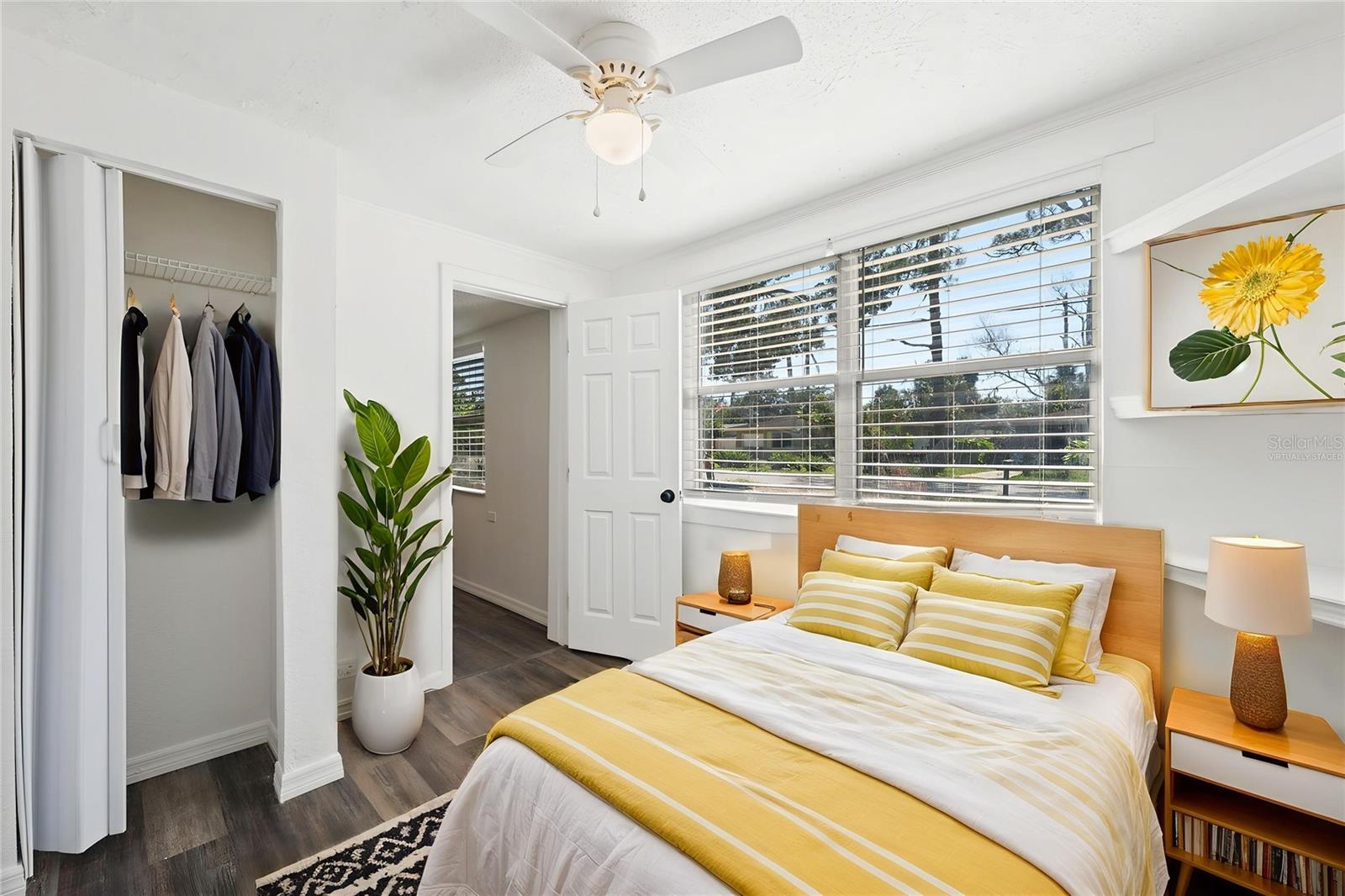 Listing photo id 11 for 5141 Mallett Drive