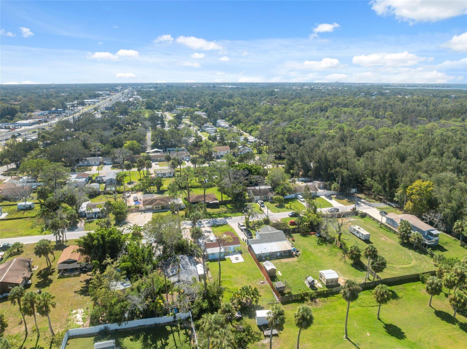 Listing photo id 29 for 5141 Mallett Drive