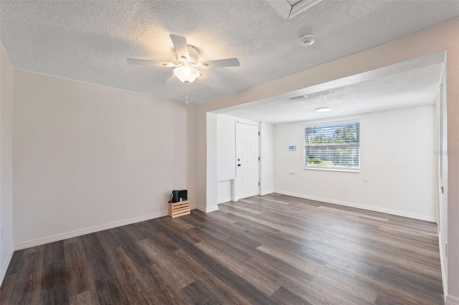 Listing photo id 36 for 5141 Mallett Drive