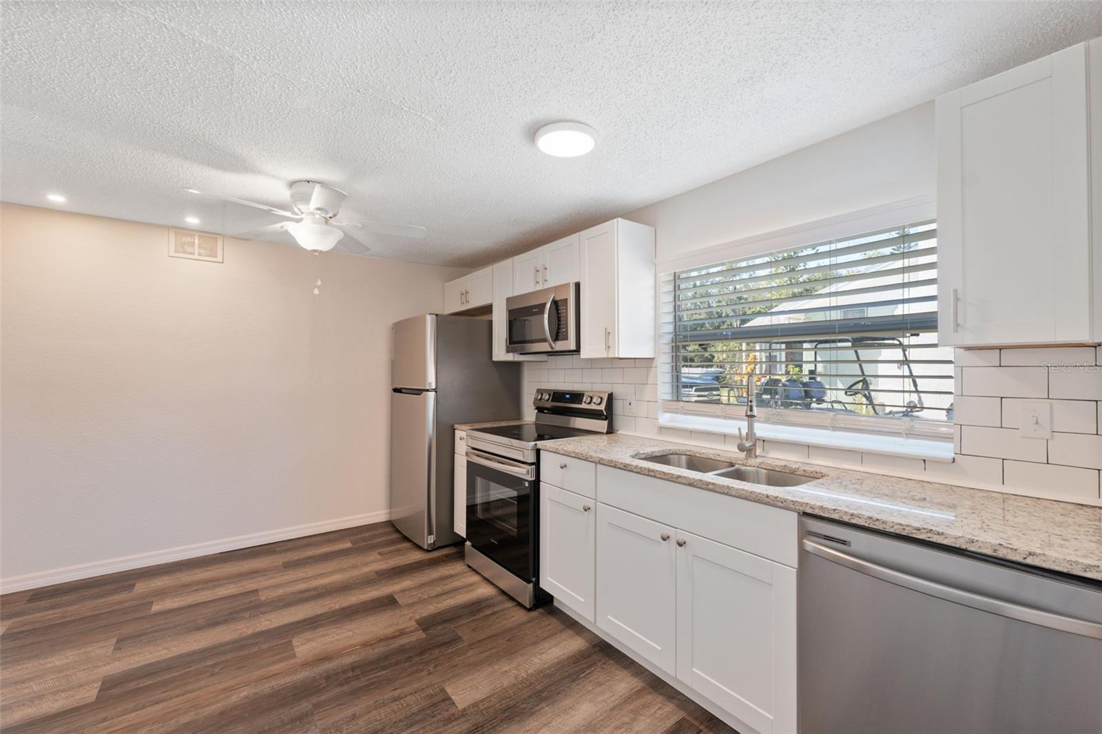 Listing photo id 38 for 5141 Mallett Drive