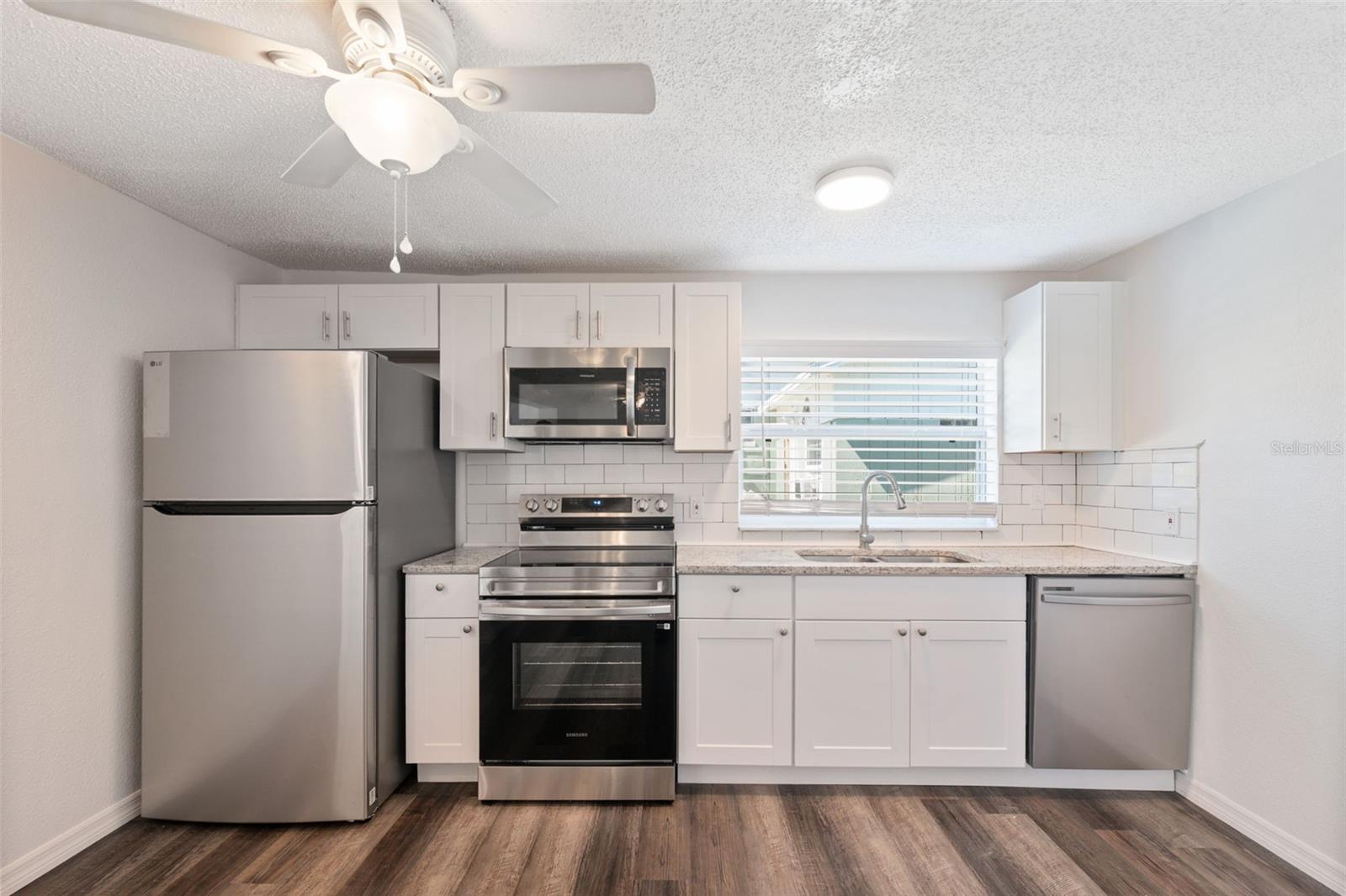 Listing photo id 39 for 5141 Mallett Drive