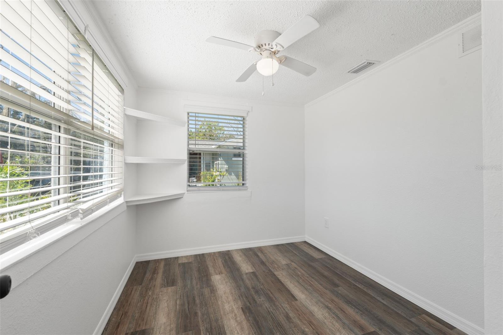 Listing photo id 41 for 5141 Mallett Drive