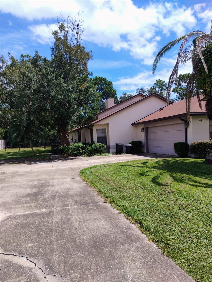 Image 2 of 25 For 411 Glen Abbey Lane