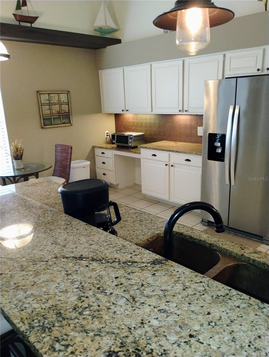 Image 7 of 25 For 411 Glen Abbey Lane