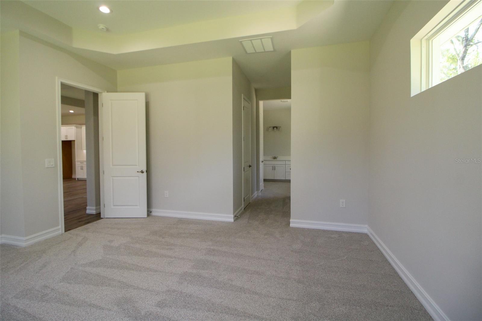 Image 16 of 37 For 6671 Summit View Drive