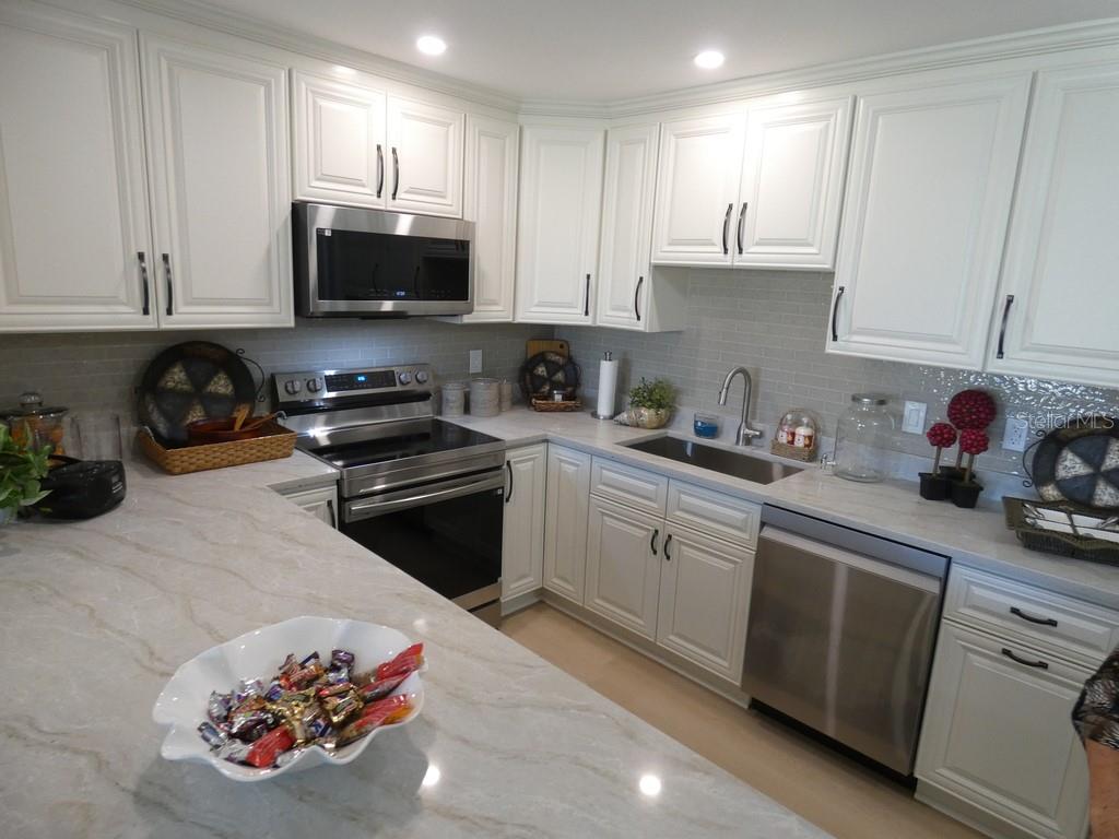 Image 2 of 25 For 2740 Whitebridge Drive A