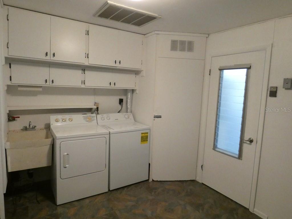 Image 24 of 25 For 2740 Whitebridge Drive A