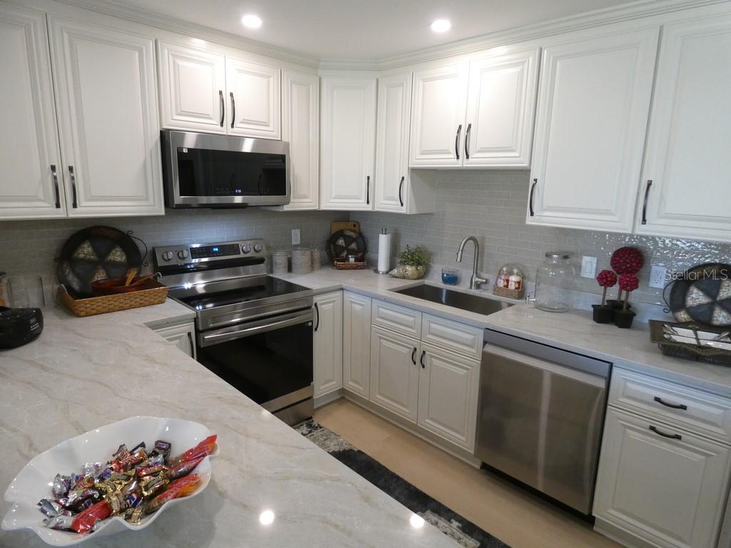 Image 4 of 25 For 2740 Whitebridge Drive A