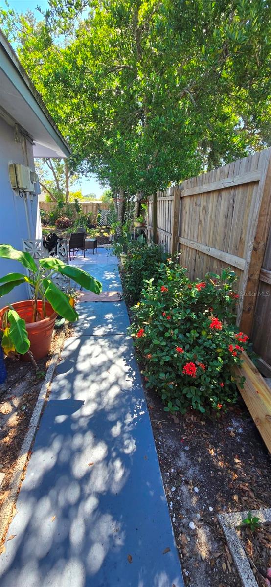 Image 29 of 34 For 7520 Valencia Avenue