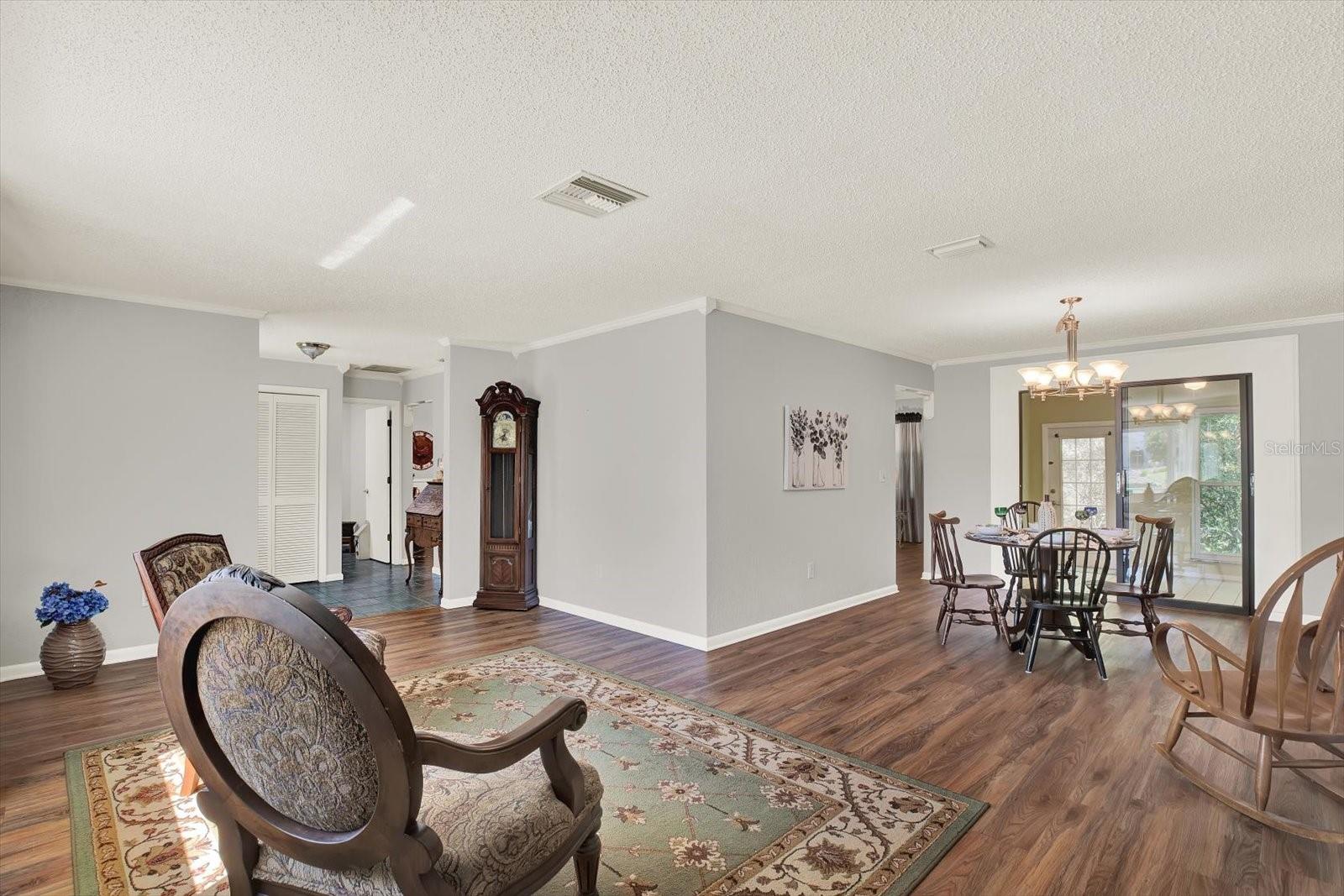 Image 21 of 34 For 5 Balsam Court S