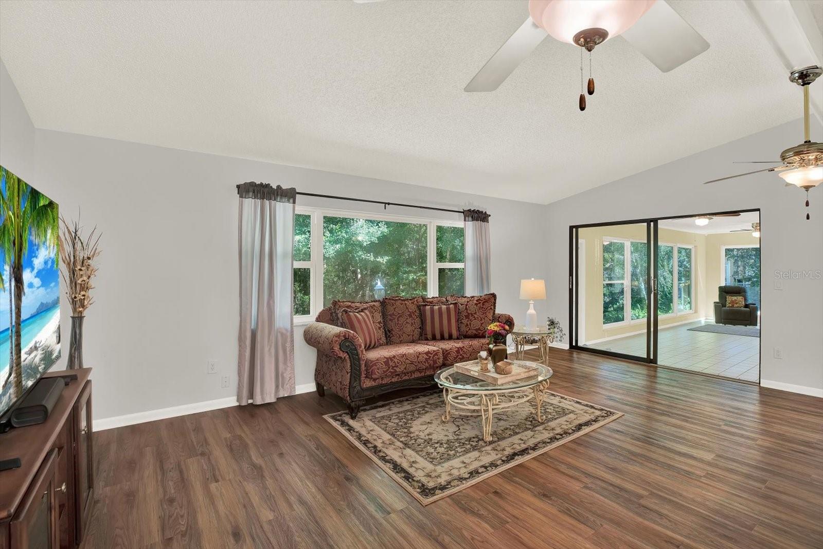 Image 3 of 34 For 5 Balsam Court S