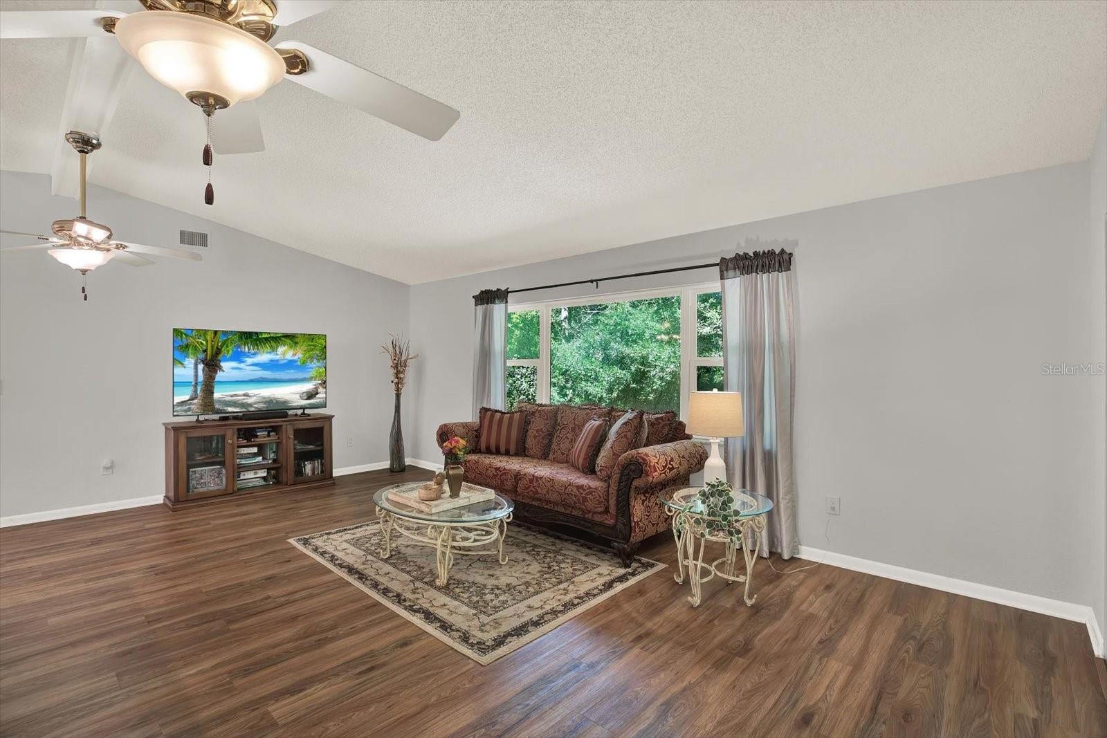 Image 4 of 34 For 5 Balsam Court S