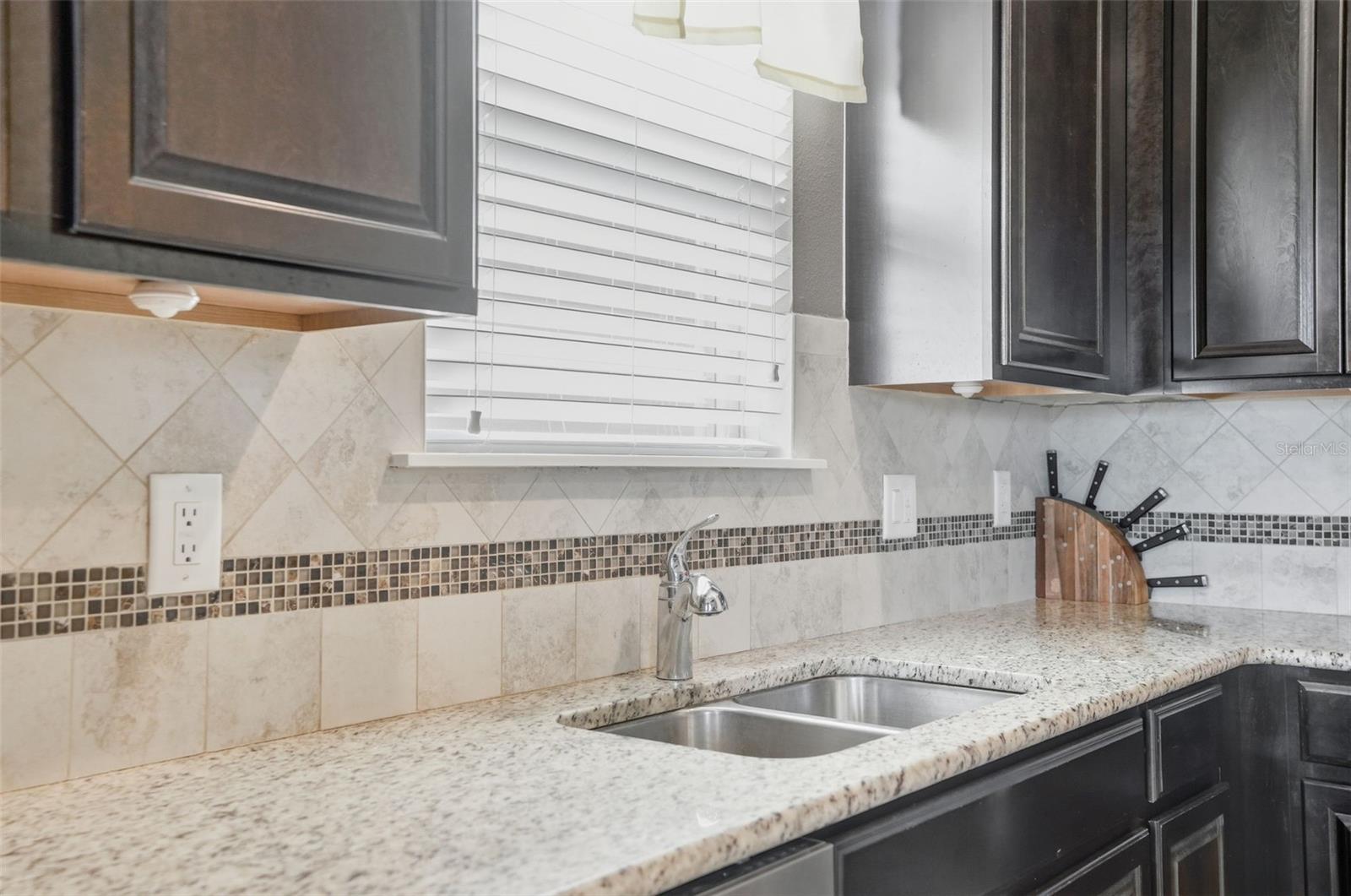 Image 17 of 54 For 988 Scarlet Plume Lane