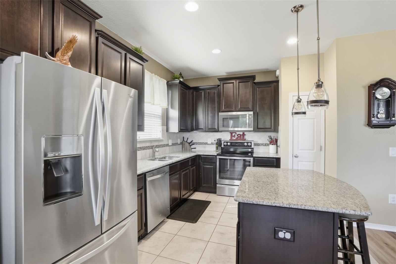 Image 18 of 54 For 988 Scarlet Plume Lane