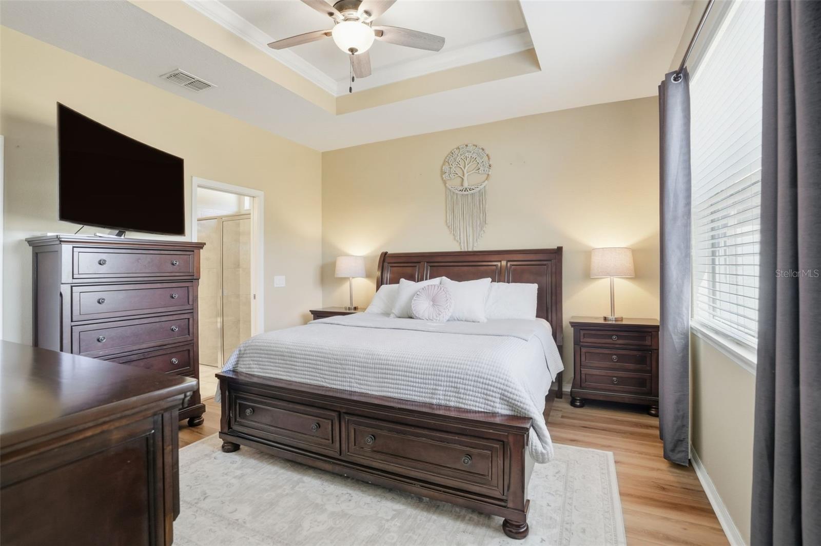 Image 24 of 54 For 988 Scarlet Plume Lane