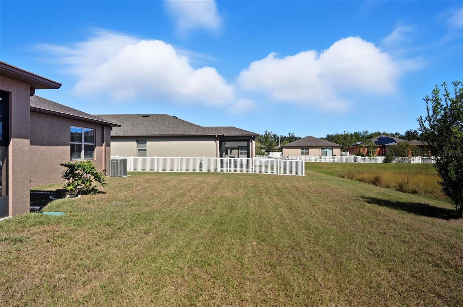 Image 39 of 54 For 988 Scarlet Plume Lane