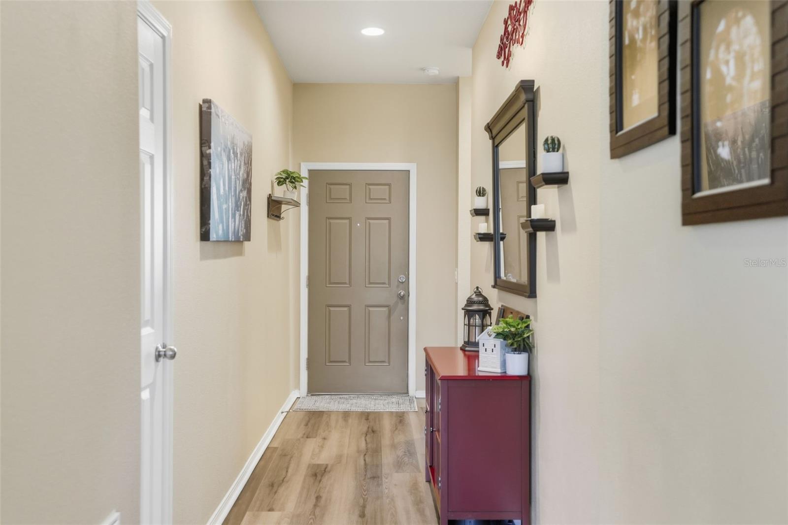 Image 7 of 54 For 988 Scarlet Plume Lane