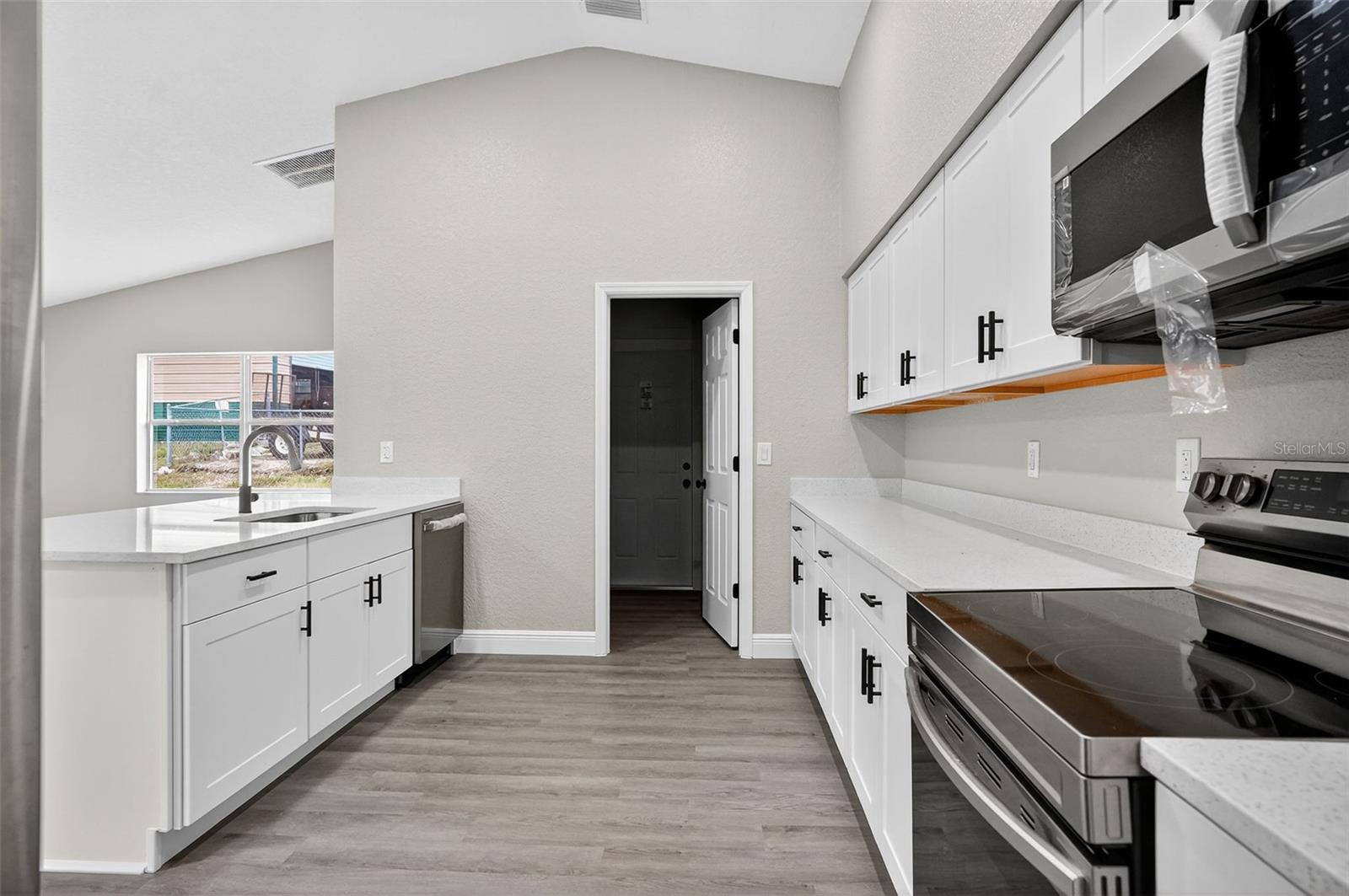 Image 11 of 36 For 10294 Desert Sparrow Avenue