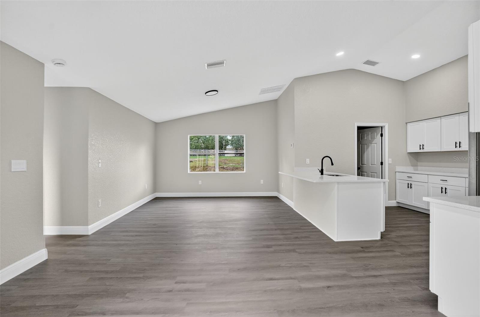 Image 13 of 36 For 10294 Desert Sparrow Avenue