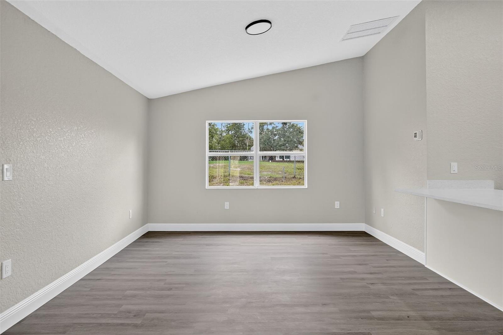 Image 17 of 36 For 10294 Desert Sparrow Avenue