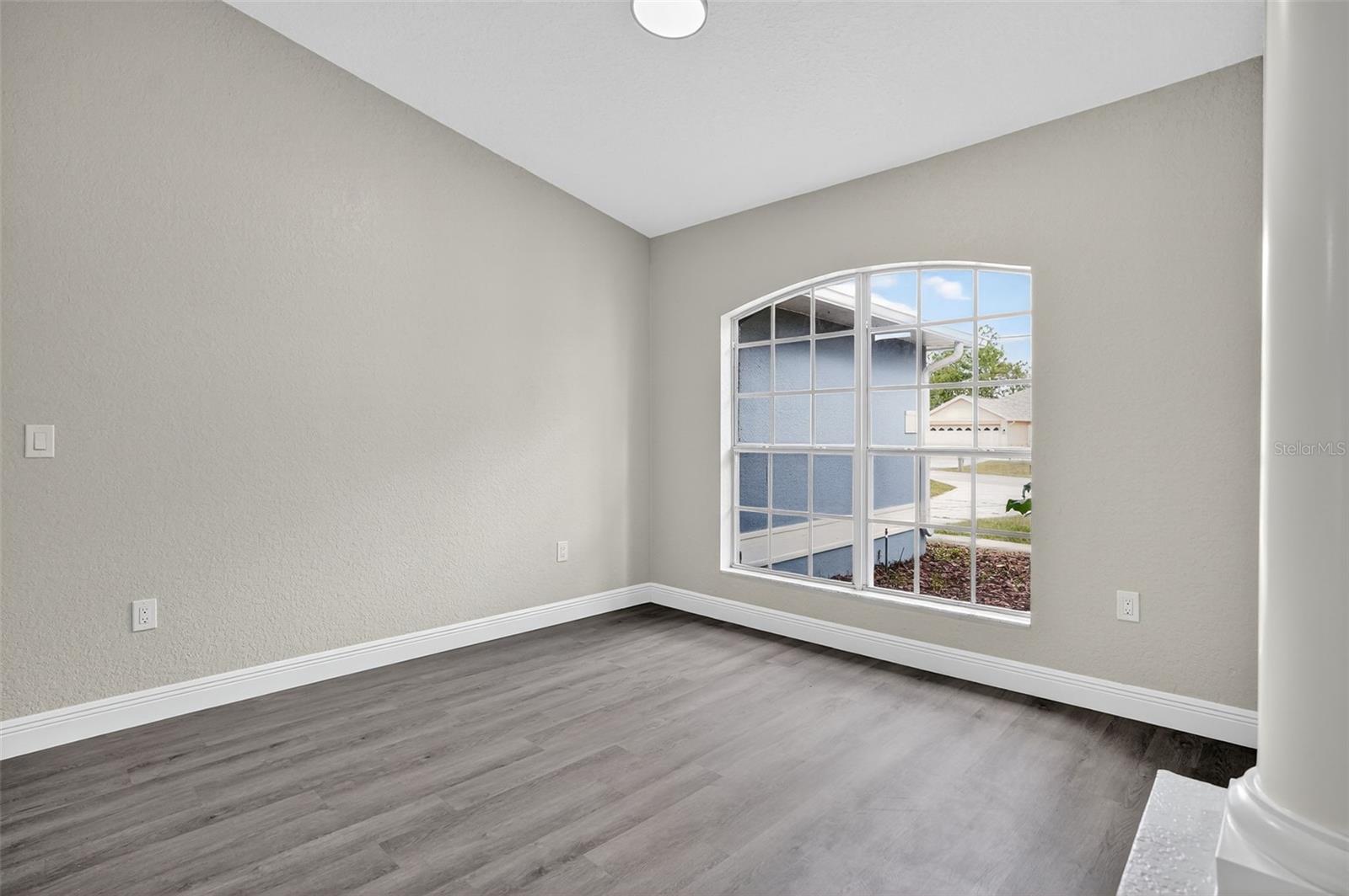 Image 7 of 36 For 10294 Desert Sparrow Avenue