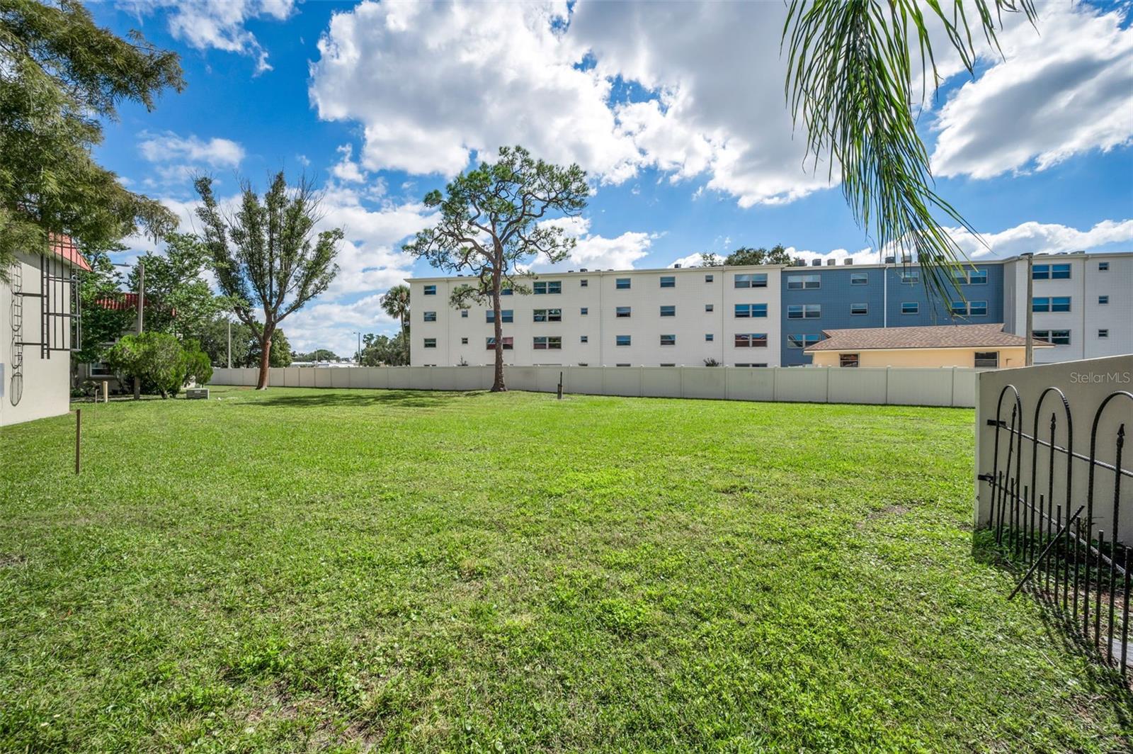 Image 53 of 100 For 2700 Bayshore Boulevard 539
