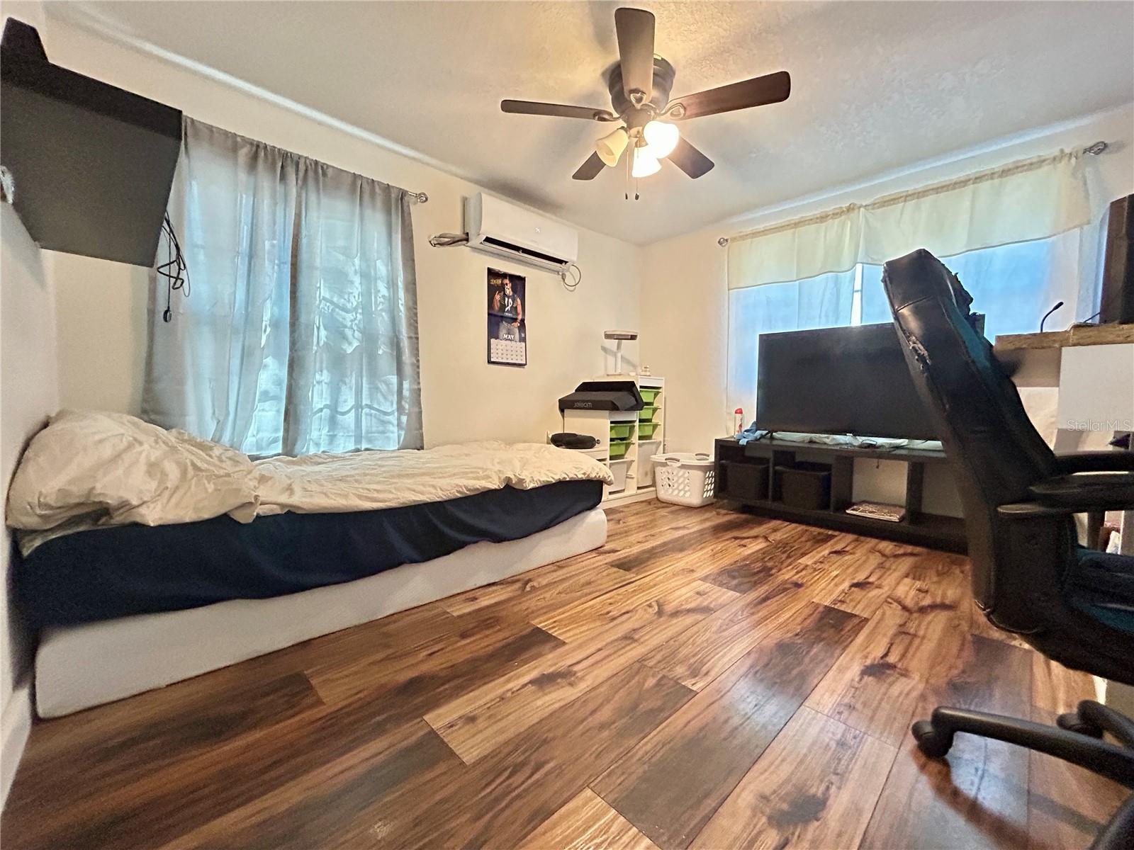 Image 14 of 46 For 10106 Windel Street