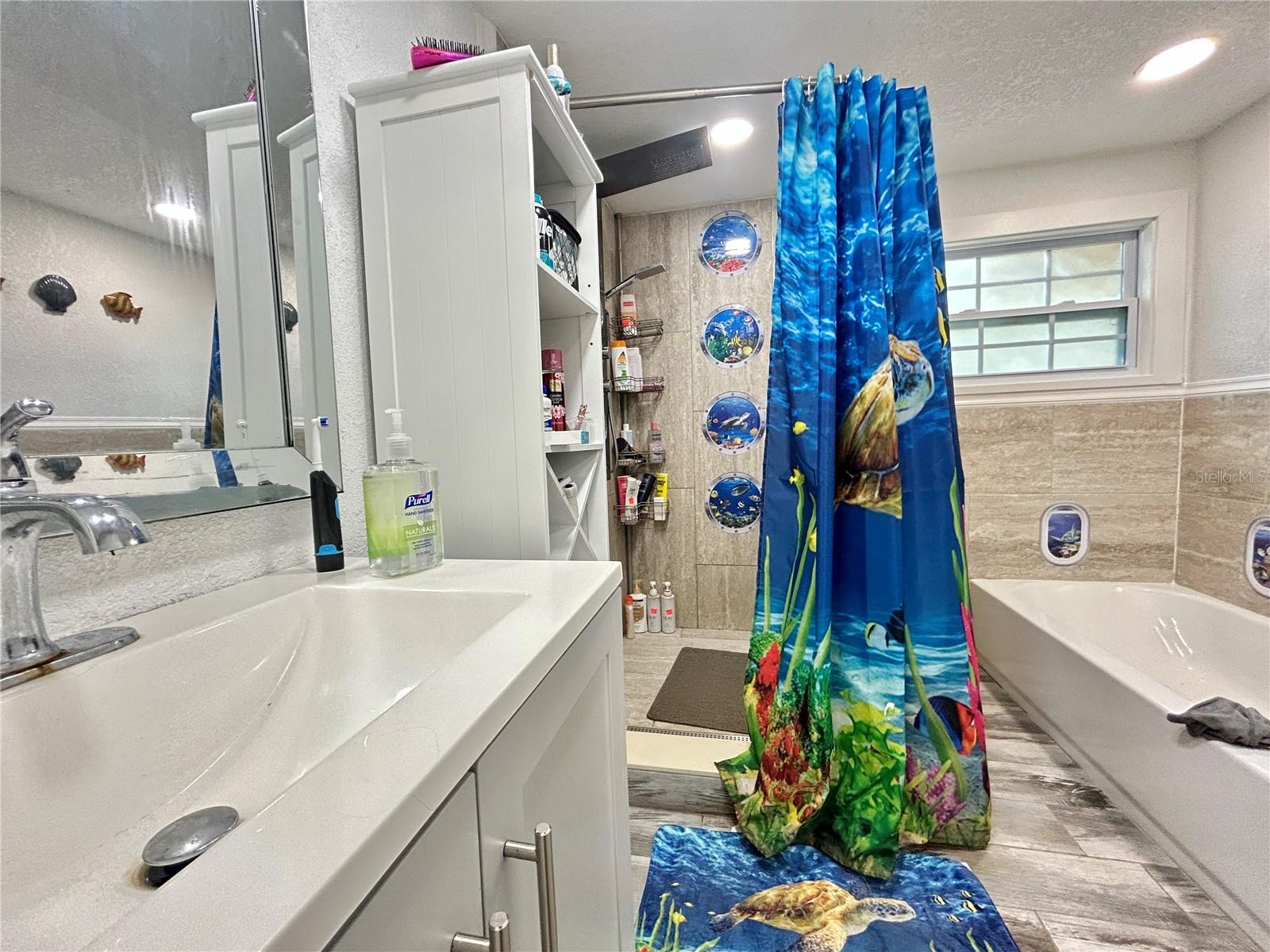 Image 18 of 46 For 10106 Windel Street