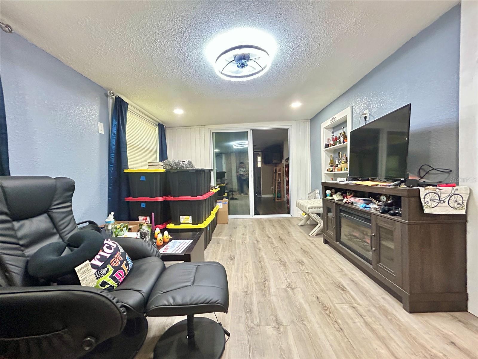 Image 8 of 46 For 10106 Windel Street