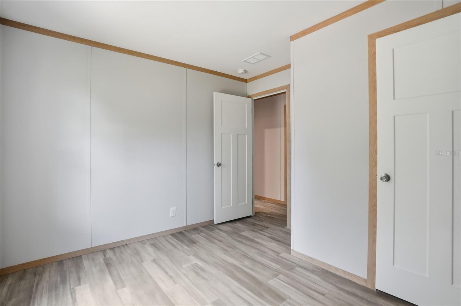 Image 19 of 25 For 18112 Nicholas Avenue