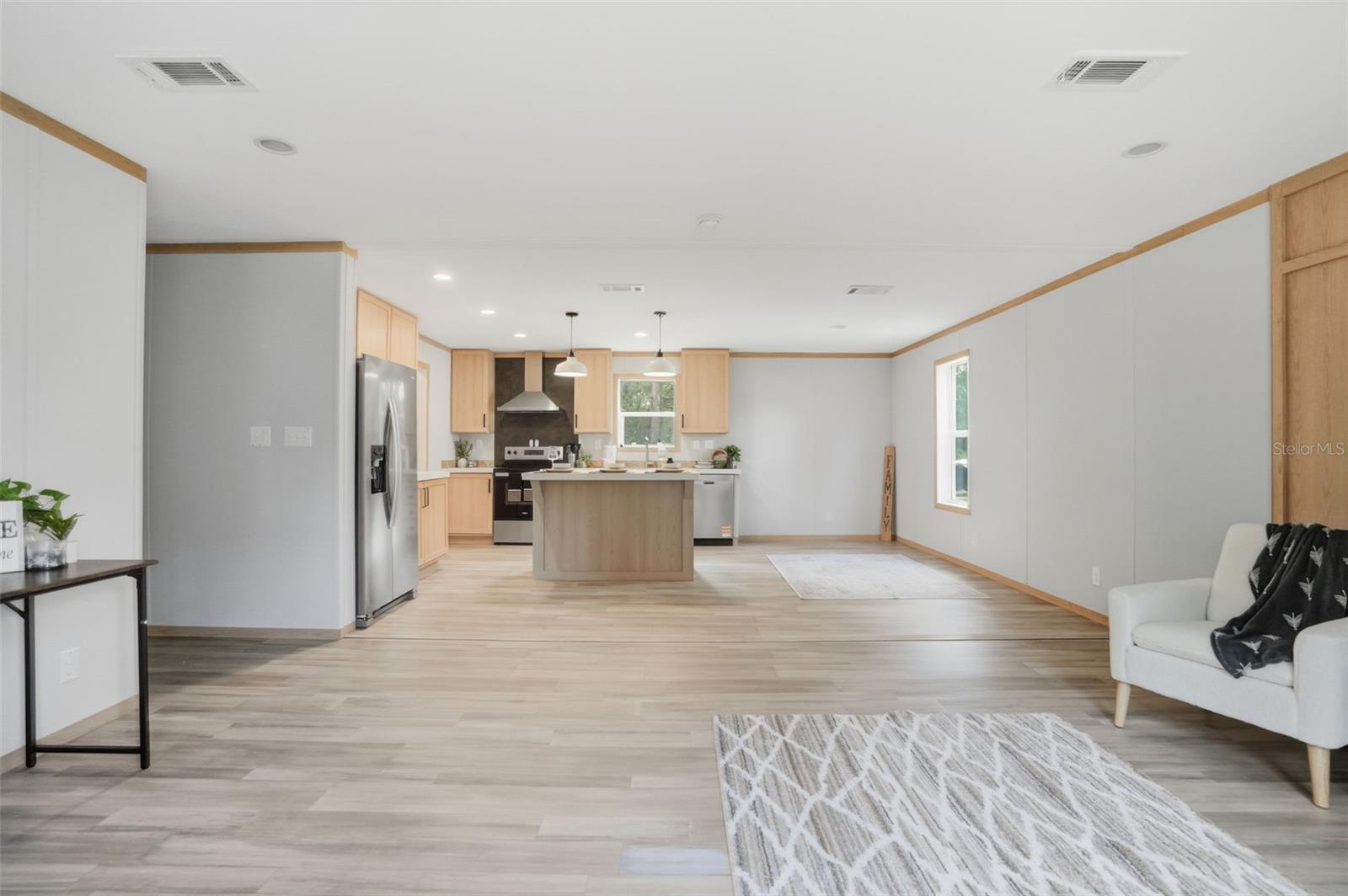 Image 21 of 25 For 18112 Nicholas Avenue